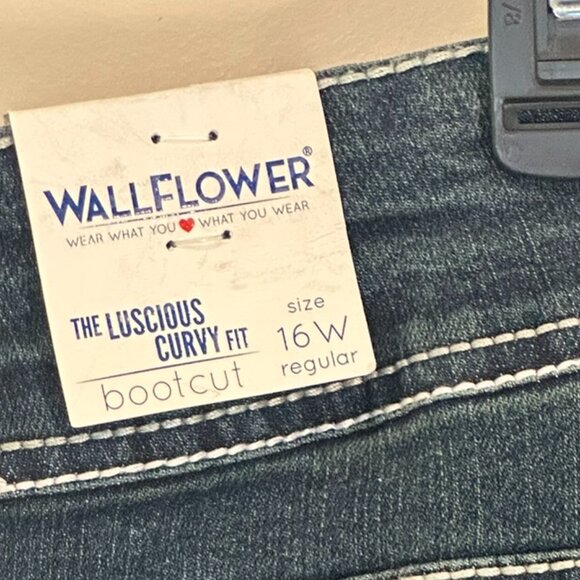 Wildflower Luscious Curvy Fit Bootcut Jeans Size 16W - Picture 6 of 9